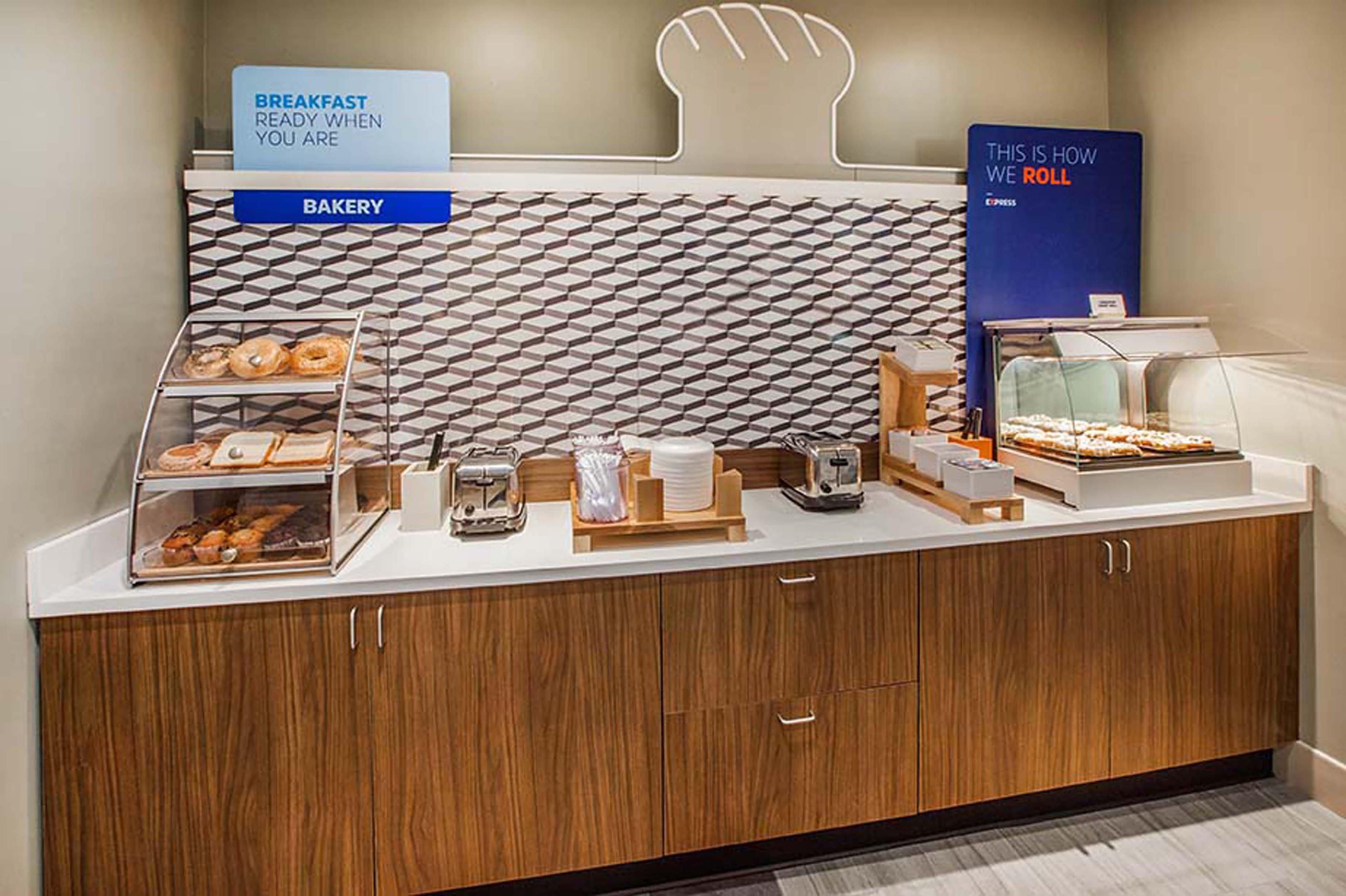 Holiday Inn Express Hotel & Suites Vineland Millville By Ihg Dış mekan fotoğraf