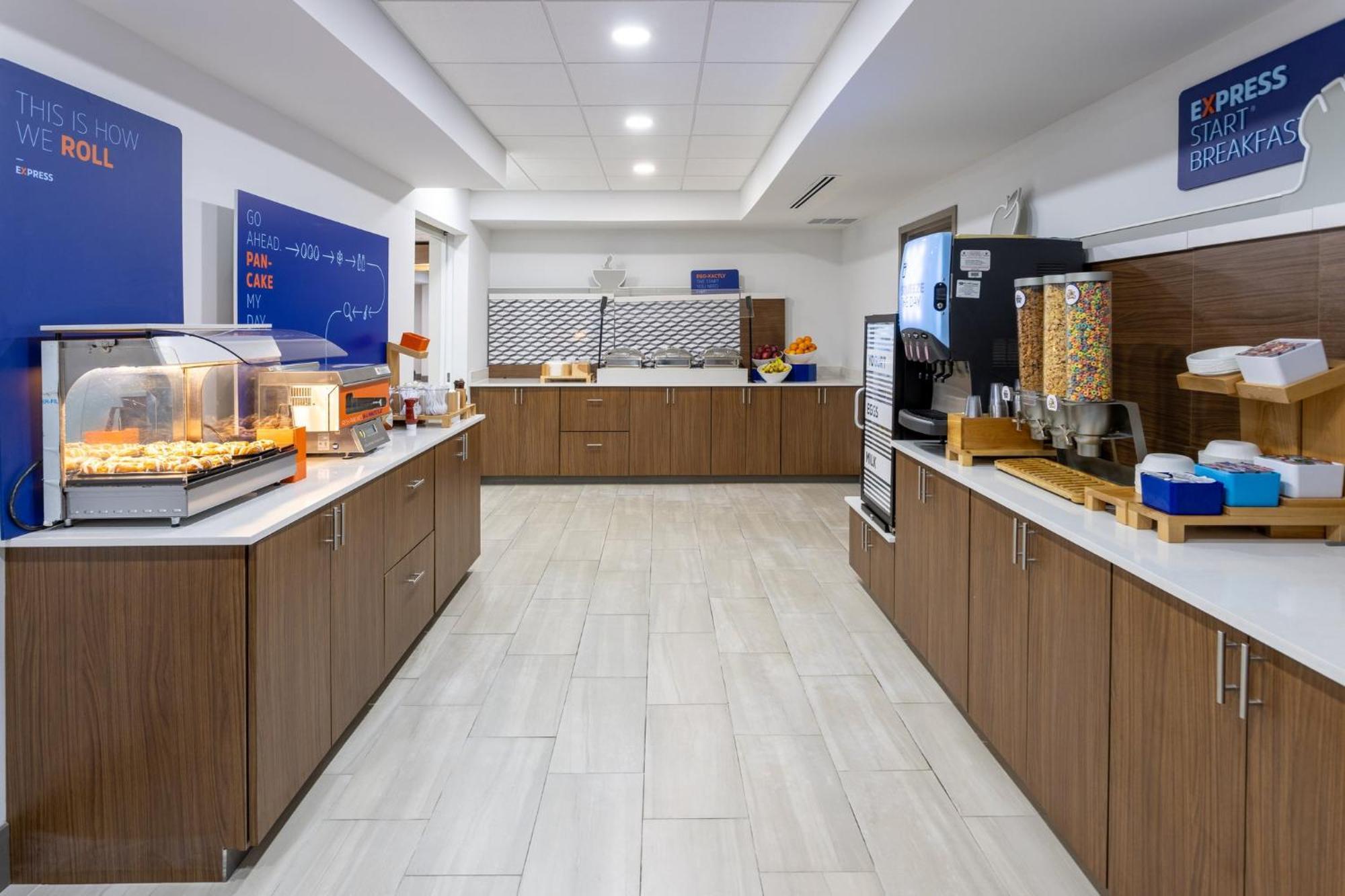 Holiday Inn Express Hotel & Suites Vineland Millville By Ihg Dış mekan fotoğraf